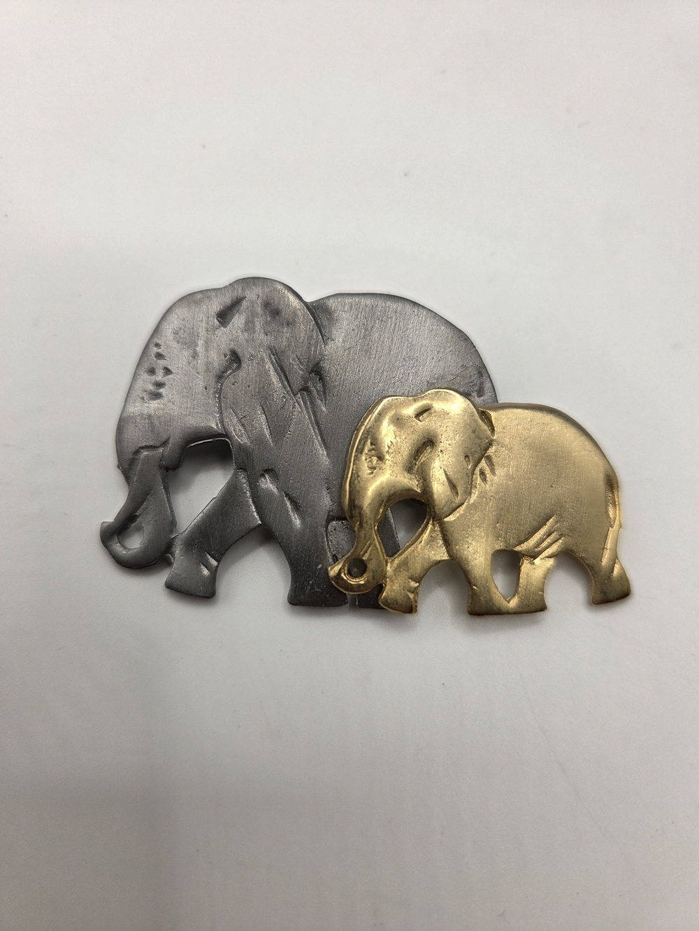 1670. Vintage Elephant Pin Duo - Ultra Craft